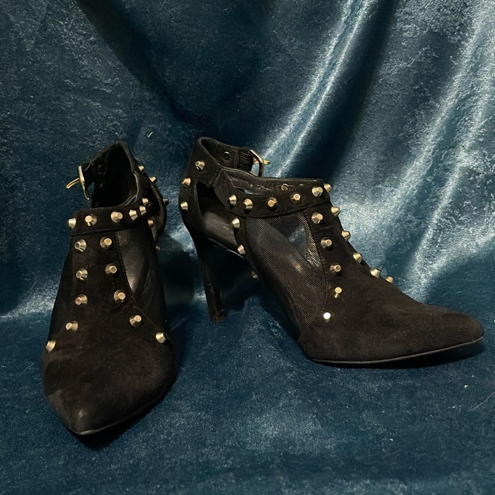 Stuart Weitzman Black Suede Heels